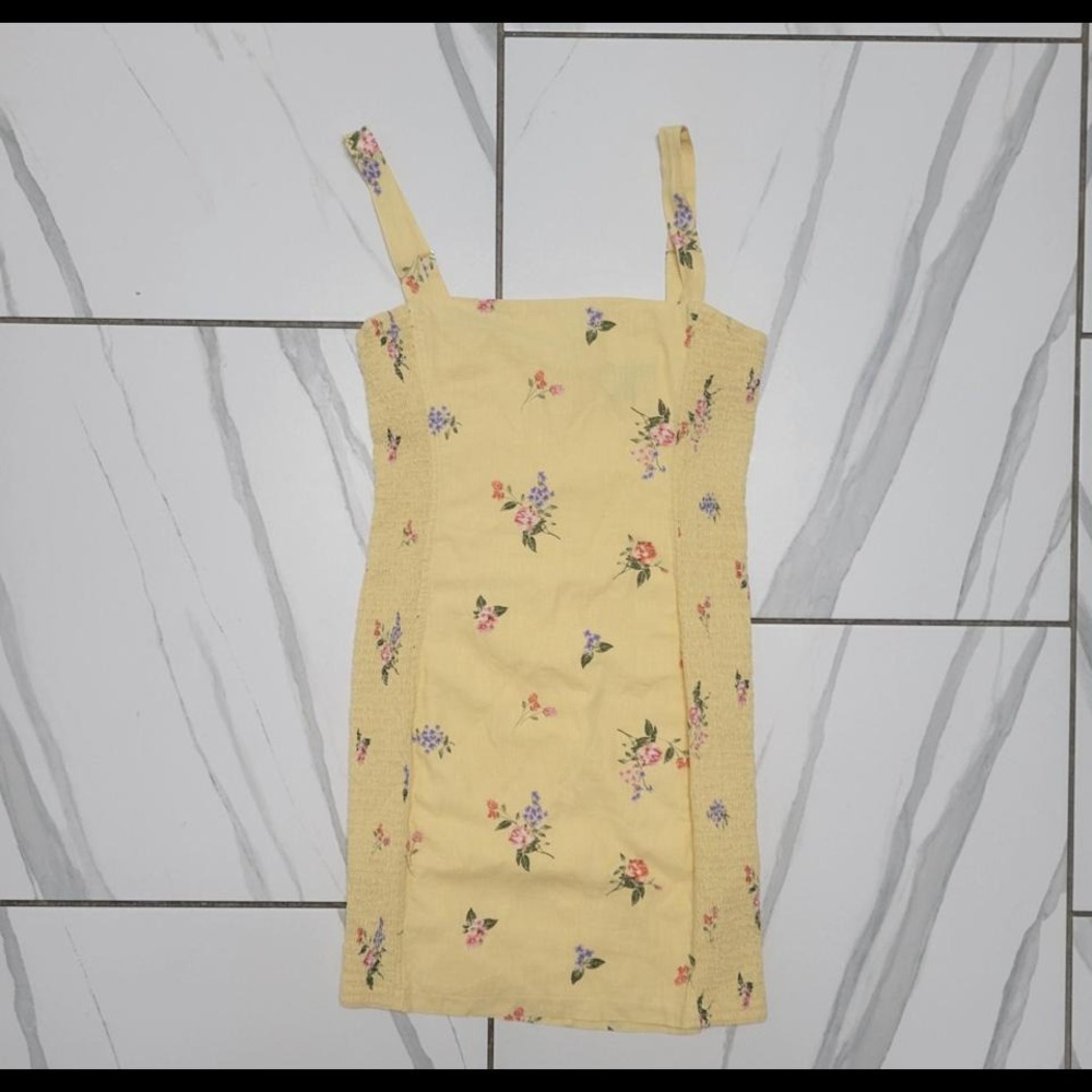 VIntage y2k Forever 21 Butter Yellow floral mini dress with adjustable straps